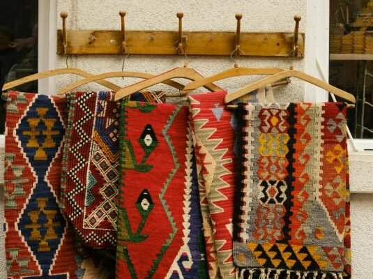 Can You Use a Bath Mat as a Rug? Exploring the Versatility of Bath Mats
